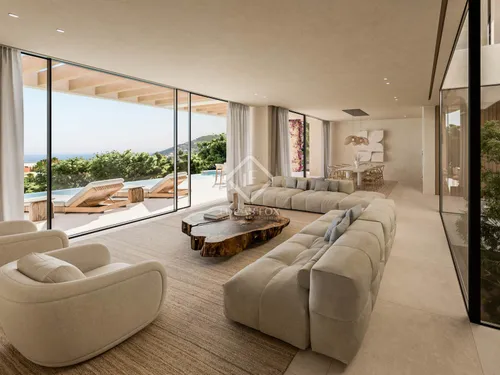 4 Bedrooms House / Villa in Carrer Islandia