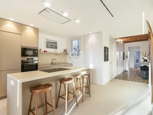 3 Bedrooms Apartment in Aribau