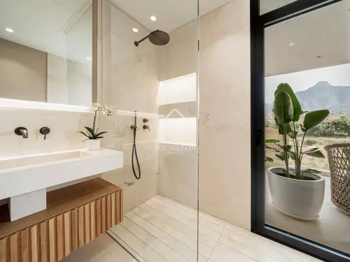 2 Bedrooms Apartment in Nueva Andalucia