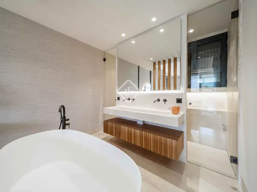 2 Bedrooms Apartment in Nueva Andalucia