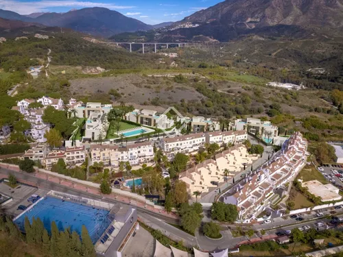 2 Bedrooms Apartment in Nueva Andalucia