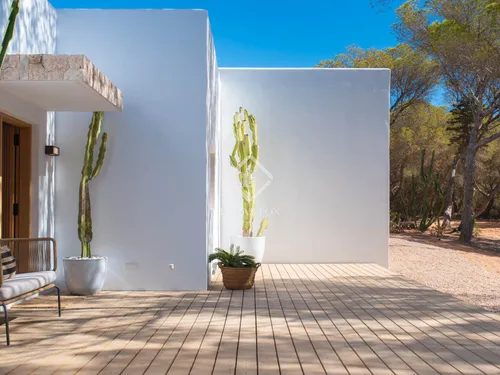 5 Bedrooms House / Villa in La Savina