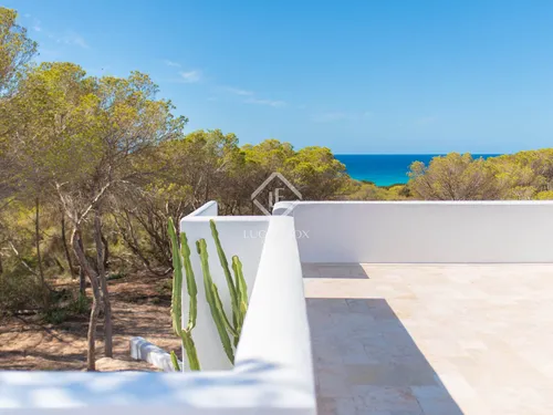 5 Bedrooms House / Villa in La Savina