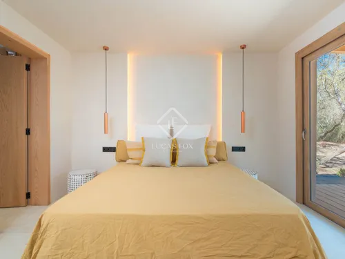 5 Bedrooms House / Villa in La Savina