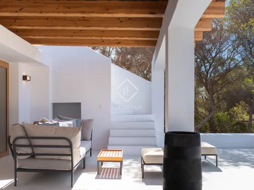 5 Bedrooms House / Villa in La Savina