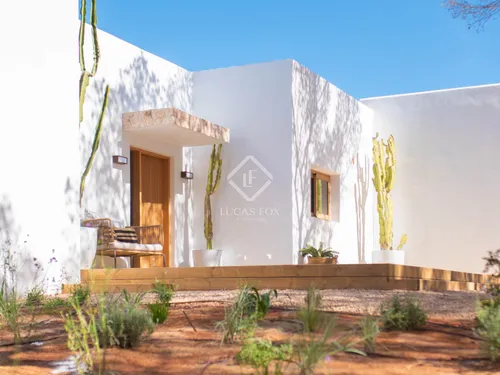 5 Bedrooms House / Villa in La Savina