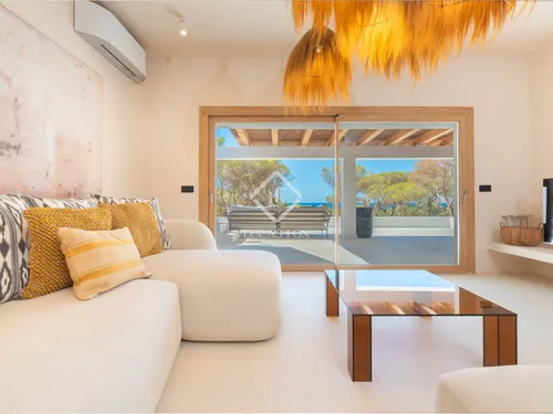 5 Bedrooms House / Villa in La Savina