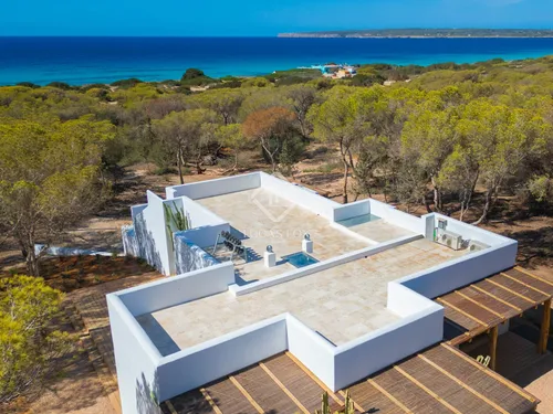 5 Bedrooms House / Villa in La Savina