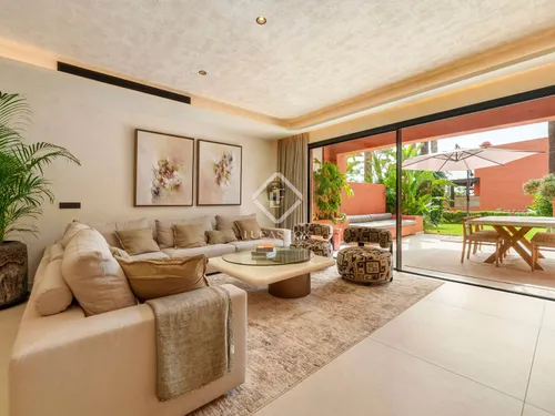 Elegant 4-bedroom refurbished townhouse in Marbella’s Golden Mile