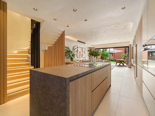 4 Bedrooms House / Villa in Los Altos de Puente Romano