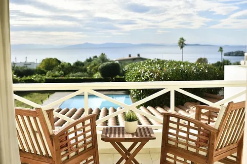 3 Bedrooms Villa in SARONIDA