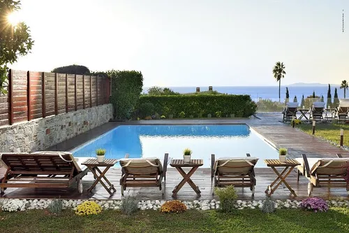 5 Bedrooms Villa in SARONIDA