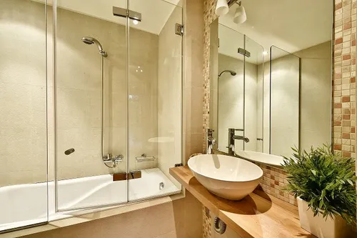 5 Bedrooms Villa in SARONIDA