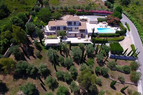 4 Bedrooms Villa in KASSIOPI