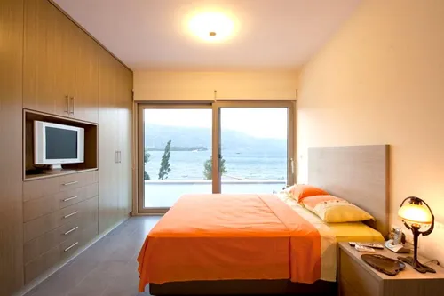 5 Bedrooms Villa in DASSIA