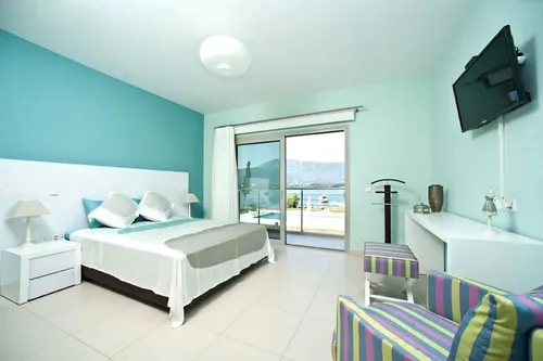 5 Bedrooms Villa in DASSIA