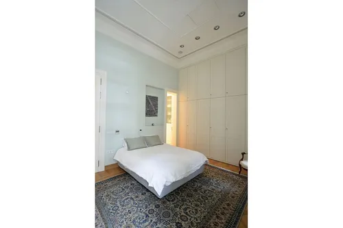  Building in ATHENS (CENTER)