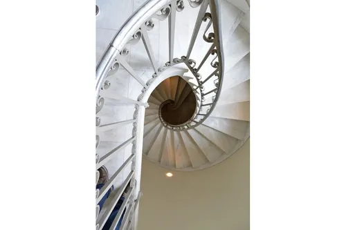  Building in ATHENS (CENTER)