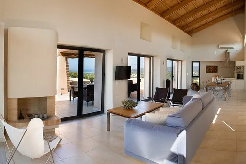 4 Bedrooms Villa in PLATANIAS