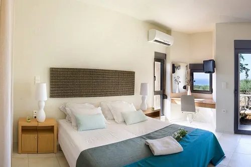 4 Bedrooms Villa in PLATANIAS