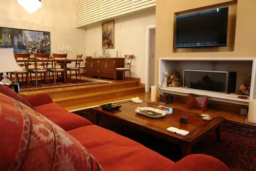 4 Bedrooms Apartment in GLYFADA