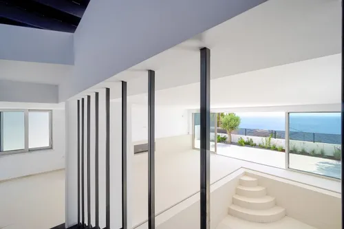 4 Bedrooms Villa in SARONIDA