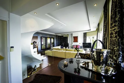 2 Bedrooms Villa in SARONIDA