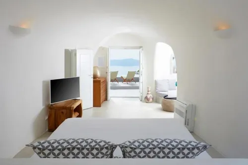 3 Bedrooms Villa in FIROSTEFANI