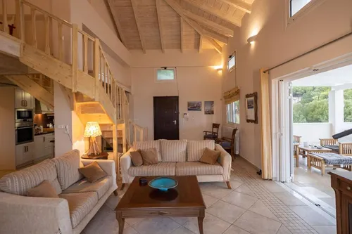 8 Bedrooms Villa in PORTO HELI