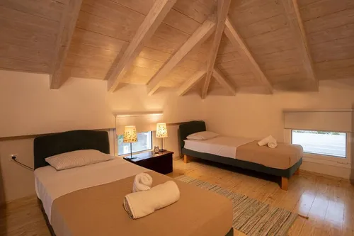 8 Bedrooms Villa in PORTO HELI