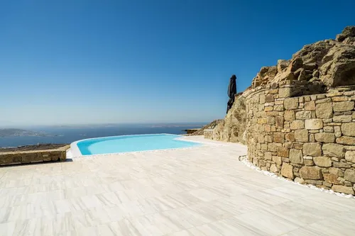 6 Bedrooms Villa in FAROS