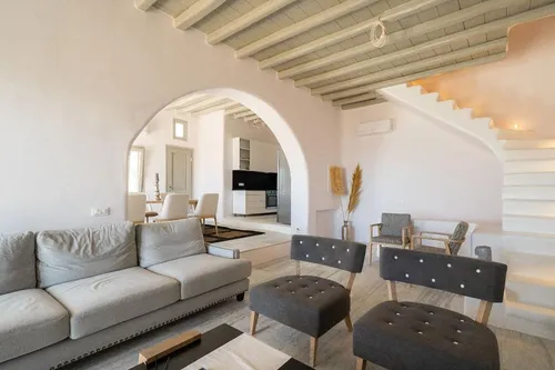 6 Bedrooms Villa in FAROS