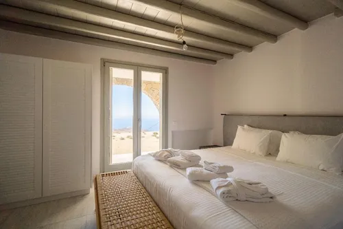 6 Bedrooms Villa in FAROS