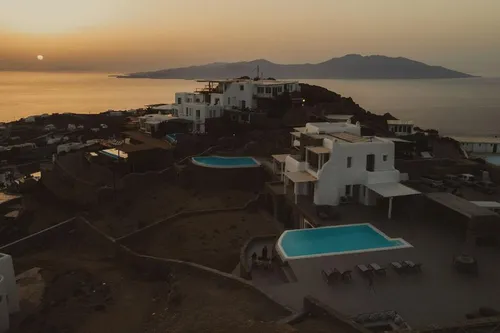 8 Bedrooms Villa in FAROS