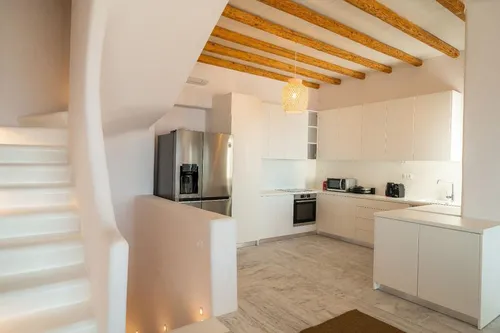 8 Bedrooms Villa in FAROS