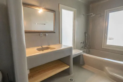 8 Bedrooms Villa in FAROS