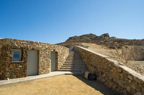 8 Bedrooms Villa in FAROS