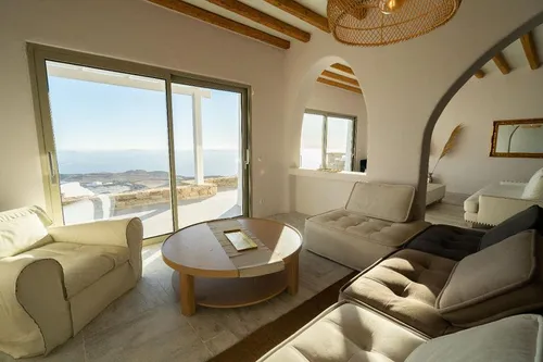 8 Bedrooms Villa in FAROS