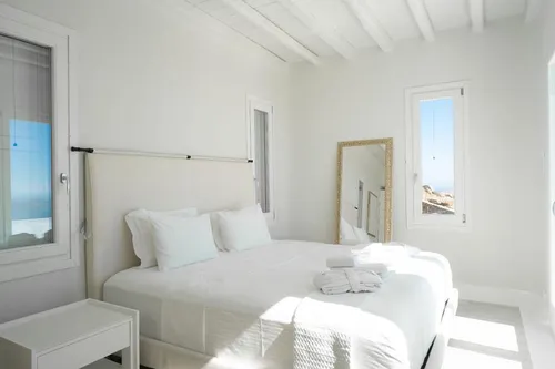 8 Bedrooms Villa in FAROS