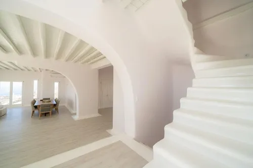 8 Bedrooms Villa in FAROS