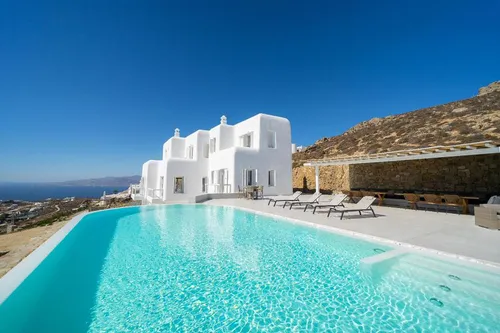 8 Bedrooms Villa in FAROS