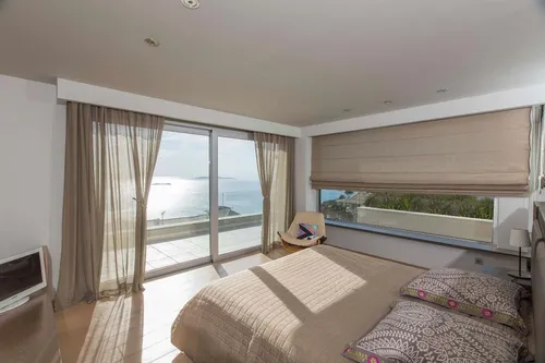 6 Bedrooms Villa in AGIA MARINA