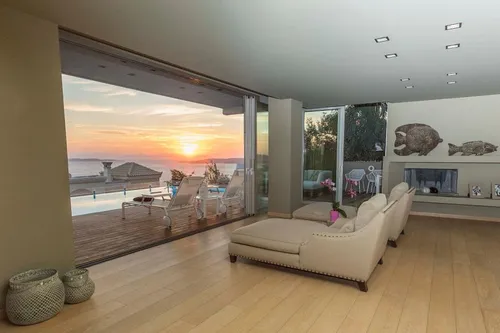 6 Bedrooms Villa in AGIA MARINA