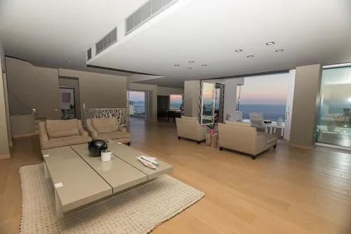 6 Bedrooms Villa in AGIA MARINA