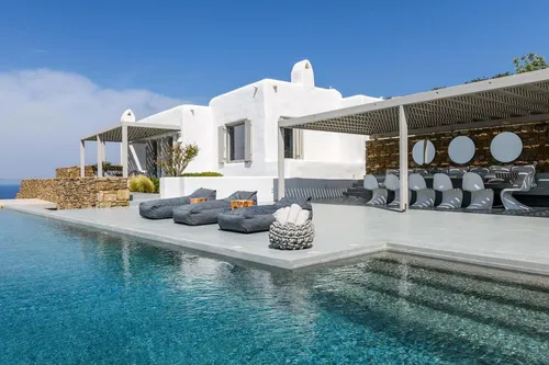 6 Bedrooms Villa in TOURLOS