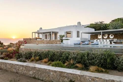 6 Bedrooms Villa in TOURLOS
