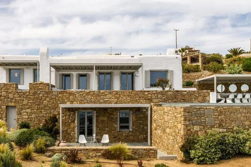6 Bedrooms Villa in TOURLOS