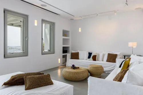 6 Bedrooms Villa in TOURLOS