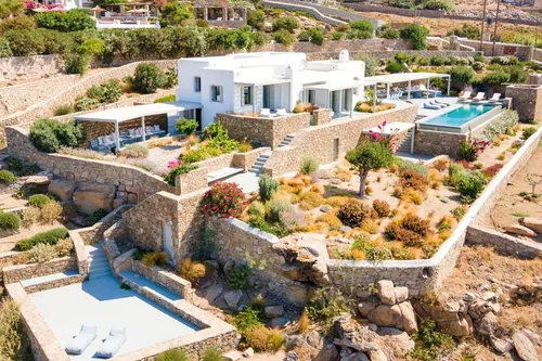 6 Bedrooms Villa in TOURLOS