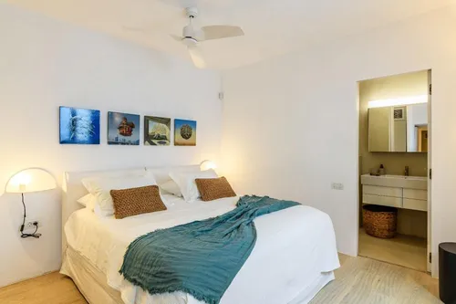 6 Bedrooms Villa in TOURLOS